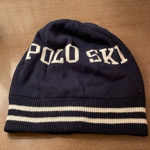 Polo 100% merino wool hat in navy .